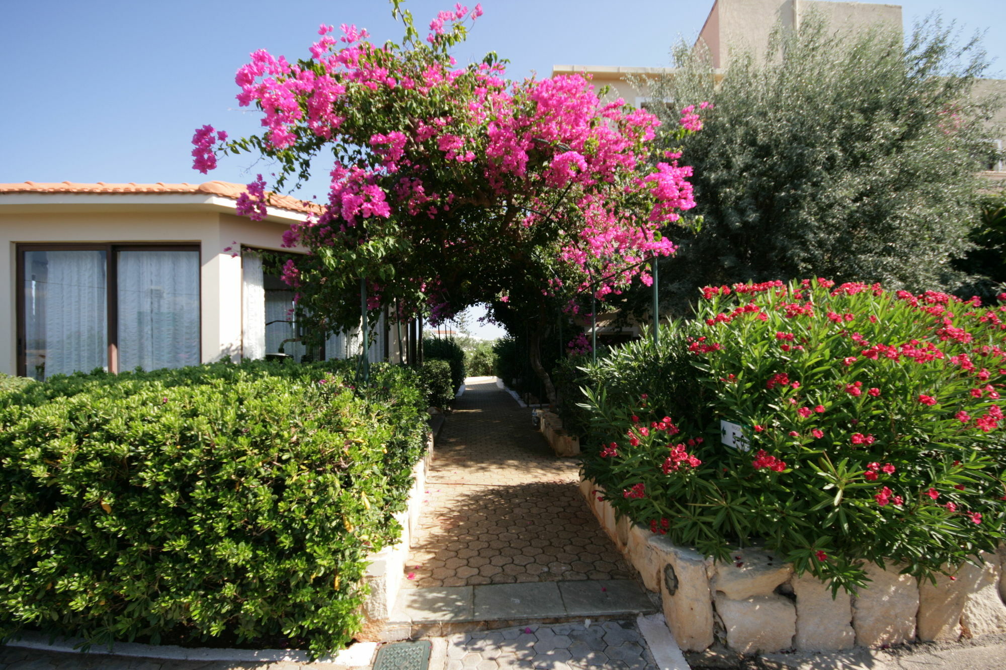 Artemis Village & Stavrós
